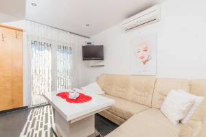Apartment in Crikvenica with sea view, terrace, air conditioning, WiFi 3492-8 