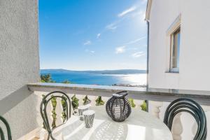 Apartment in Crikvenica with sea view, terrace, air conditioning, WiFi 3492-6 