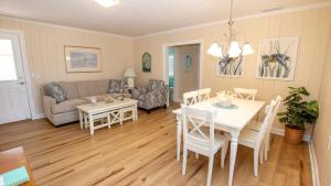 OCEANFRONT, Ocean Views, Screened porch, KH17, Down by the Sea