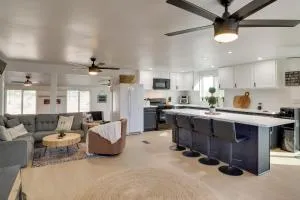 Updated Topock Home with Deck and Fire Pit! - نيدلز