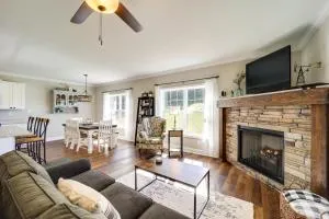 Peaceful Butler Hideaway at The Pond - Mountain City