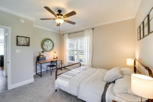 Autumn Retreat Pondside Cabin in Butler, TN