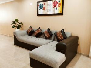 Apart Florencia, piscina en el verano! incluye parking y vigilancia 24 horas!