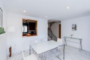 4 Bed Duplex with Stunning Sea Views