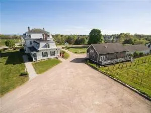 The Langworthy Inn & Winery - Block Island