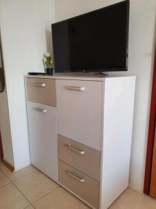 Apartments by the sea Jezera, Murter - 21908