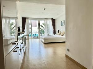 Centara Avenue Residences 1 bedroom Pattaya Center near beach shopping mall