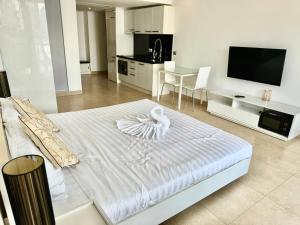 Centara Avenue Residences 1 bedroom Pattaya Center near beach shopping mall
