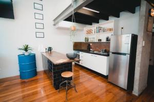 Trendy Industrial-Style Loft in Fortitude Valley