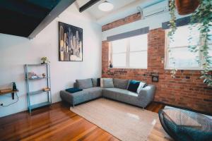 Trendy Industrial-Style Loft in Fortitude Valley
