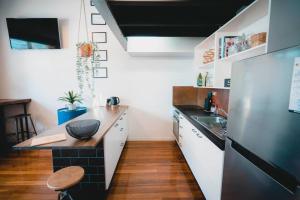 Trendy Industrial-Style Loft in Fortitude Valley