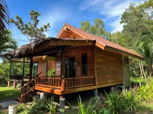 Koh Jum Bungalow & Hostel - Ubytování bez kategorie ve městě Ko Jum