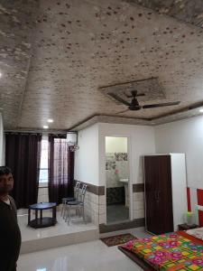 Hotel O Parmar Palace