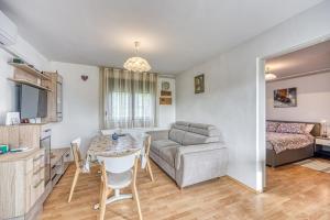 House Pepica With Hot Tub - Happy Rentals 