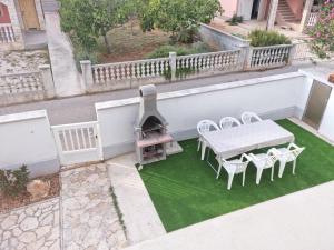 EMI 1 apartment
