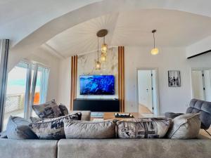 Apartment Aleksandr first line sea view