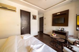 Lime Boutique B&B GK-1 at Kailash Colony Metro , Greater Kailash near Eros Hotel Nehru Place