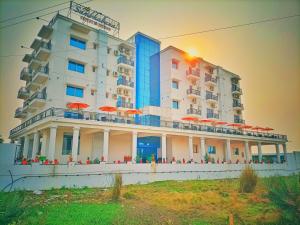 Sambhabana Hotel & Suites