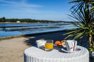 Hotels Hotel Le Pavillon Bleu : photos des chambres