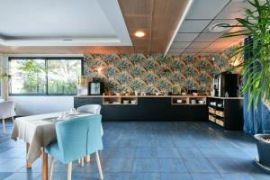 Hotels Hotel Le Pavillon Bleu : photos des chambres
