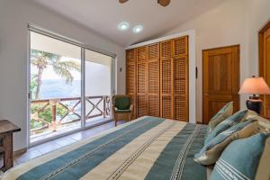 1062 - Cruz Del Mar A301