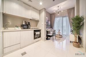 Special Deal Scenic 1BR Close to Burj Khalifa by Deluxe Holiday Homes