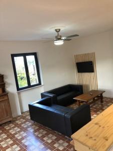 Gli ulivi Gualdo Tadino Uniquement de samedi à samedi Lits pour 10 personnes