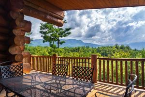 Holiday Home room in Big Bear Ridge Lodge - Breathtaking mountain views and private forest scenes in amazing large log cabin