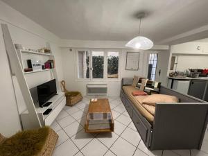 Paris in 10 min, Cosy apartment with a courtyard