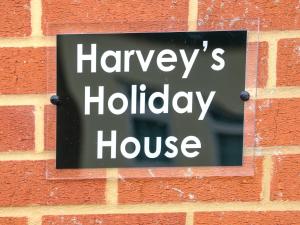 Harveys Holiday House