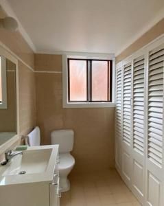 Stunning beachside 2 bedroom by EdgeTrip