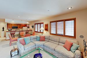 Townsend Place B206