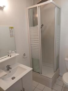 Hotels Hotel Restaurant Le Relais de l'Estuaire : Chambre Double - Vue sur Jardin