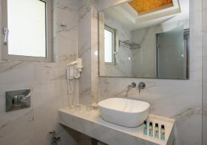 Vantaris Luxury Beach Resort