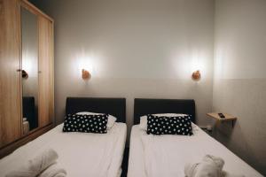 M7 Main Square with Free Parking Friends Escape