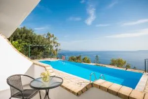 Four-Bedroom Villa Eleni by Konnect, with Private Pool & Stunning Seaview - Glyfa