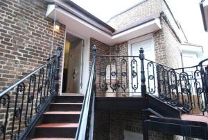 Hamilton Carriage A - Amazing Location, Courtyard