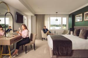 Ivanhoe Inn and Hotel