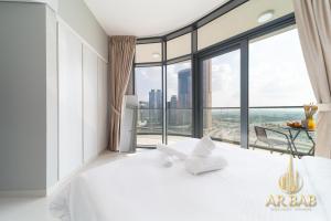 Arbab Homes Luxury 1BR- Canal View - Damac Zada Tower