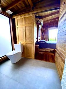 Hoja Azul - Sustainable teak modern cabin in Hojancha