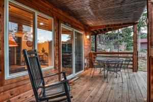 Fox Den Cozy Mountain Apt In GMF