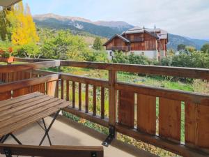 Studio cosy avec balcon et piscine à Serre Chevalier, à 300m des pistes - FR-1-762-11