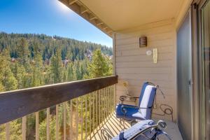 Cozy Condo with Balcony - Near Big Sky Resort!
