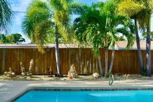 Tropical Island Escape Near Disney, Beach, Cruise - Merritt Island