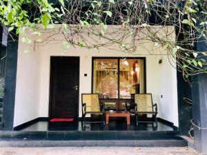 Dambulla Rock Arch