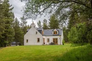 Rymore Wood Lodge - Seasgair Lodges - Loch Morlich