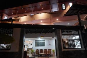 SURF UNA BEACH HOTEL