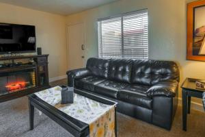 Central Condo with Pool Access in Lake Havasu City