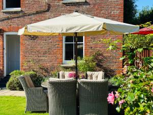 Five-Bedroom House room in Saddlers B&B
