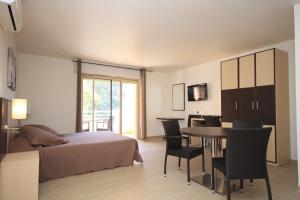 Hotels Hotel et Residence Costa Rossa : Chambre Triple